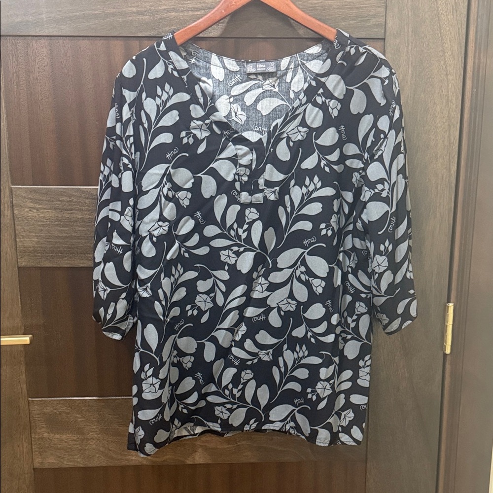 Hina Women's Black and Gray Floral Top